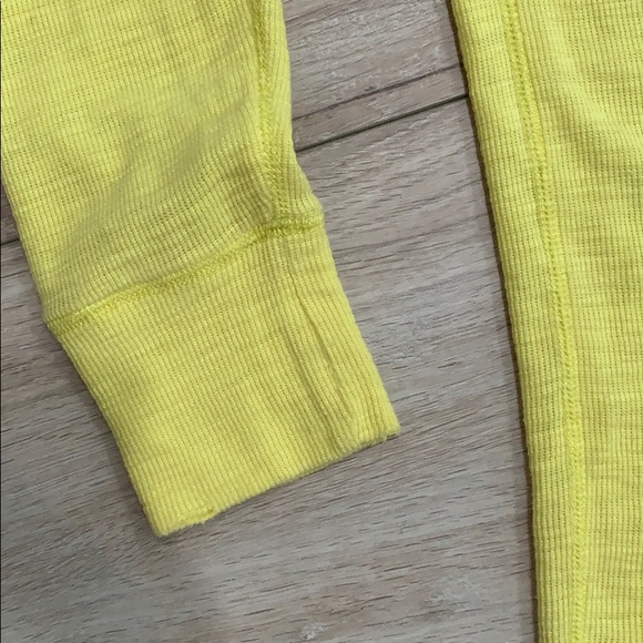 Men’s Tommy Hilfiger Yellow Cotton Waffle T-Shirt - Picture 6 of 6